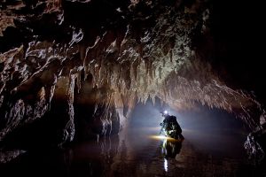 „Invazie” de speologi din toate colţurile lumii în munţii Șureanu şi Retezat