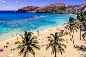 Veşti proaste pentru bogaţii lumii. În Hawaii se interzic cremele de protecţie solară. Motivul este incredibil!