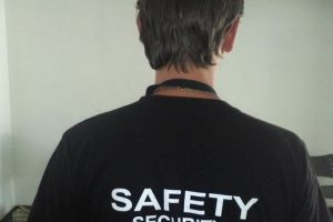 Salariatul Constantin Popescu o dă grav cu paza-n baltă!