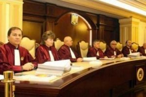 Modalitate paralela de titularizare a cadrelor didactice, incriminata de presedintele Iohannis. CCR discuta astazi sesizarea de neconstitutionalitate