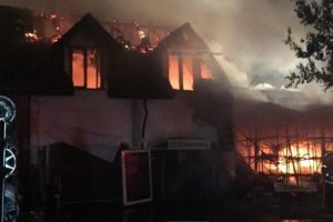 Incendiul din Calea Girocului a pornit de la service-ul auto, din cauza unui scurtcircuit electric