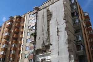 „Crimă cu premeditare” pe Bulevardul 1918 nr. 231? Pericol de prăbuşire mascat cu polistiren!