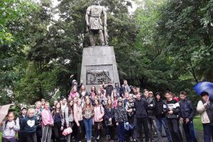 Olimpici din cele trei şcoli din comuna Cacica, în excursie la Alba Iulia