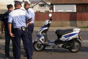 Bărbat de 31 de ani, din Săliştea, cercetat după ce a condus un moped fără plăcuţe de înmatriculare pe drumurile publice