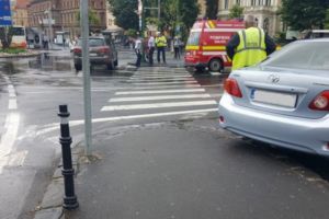 Biciclist internat la spital, în urma unui accident