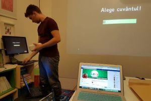 Un tânăr din Corbeanca a creat prima platformă educaţională pentru copiii dislexici din România