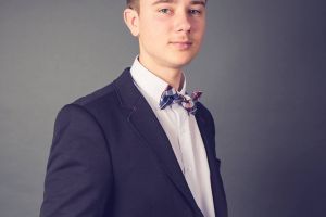 Elevul din Cugir, cu media 10 la BAC, nu a luat medicaţii şi vrea să rămână în ţară: Este nevoie de oameni buni şi aici