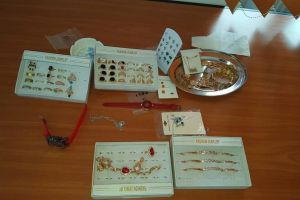 FOTO. Sătmăreancă lăsată fără bijuterii. Poliţiştii locali i-au aplicat şi o amendă