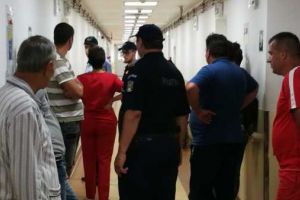 Vestul sălbatic s-a mutat în Alexandria: bătaie cu bâte în plină stradă