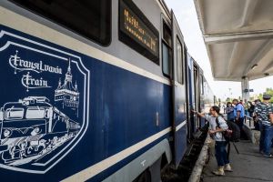 Primul tren turistic românesc trece prin Sibiu şi Mediaş