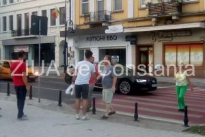 Protest inedit la Constanta, in apropierea Prefecturii. Incredibil ce varianta de protest au ales mai multi constanteni (galerie foto)