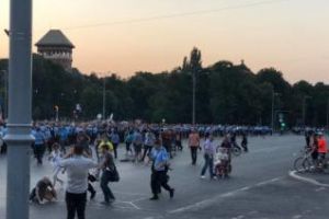 Proteste masive în Cluj, Bucureşti şi alte judeţe din ţară, după votul modificării Codului Penal. În capitală s-a soldat cu incidente VIDEO
