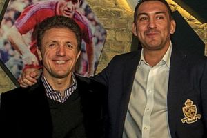 Se amplifică SCANDALUL în„ Generaţia de Aur”. Un fost internaţioneal SOMEAZĂ: „Eu nu cred o secundă în subiectul acesta, dar să intre selecţionerul să ne spună”