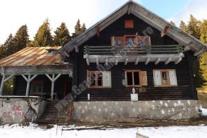 Premieră pentru turismul montan dâmboviţean: Dezbatere publică pentru salvarea unei cabane