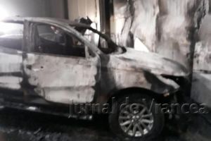 FOTO-ULTIMĂ ORĂ: Patru maşini au ars într-o singură noapte