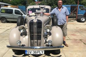 Un sucevean a ocupat locul II la Concursul de Eleganţă de la Sinaia, cu un Plymouth P2 DeLuxe ...