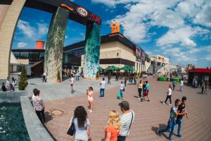 Au început promoţiile de vară la Iulius Mall Suceava
