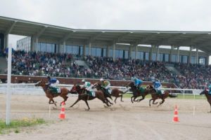 Curse de trap şi sărituri peste obstacole