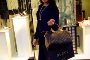 Branduri CELEBRE contrafăcute vândute pe REȚELELE sociale. O AFACERE de MILIARDE de dolari 