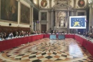 Comisia de la Veneţia a decis: „Deciziile CCR sunt OBLIGATORII”