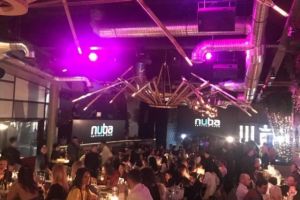 Paris Hilton a ajuns în România. Va susţine primul show live, la NUBA,  în calitate de DJ