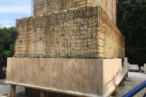 A început placarea cu travertin a statuii ecvestre a domnitorului Ștefan cel Mare