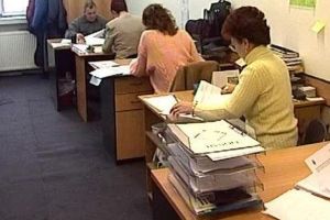 Din 6 iulie intră în vigoare noi reglementări din Statutul funcţionarilor publici