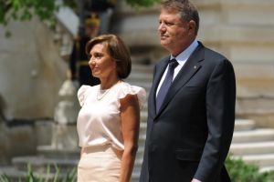 FISCUL vrea să ia economiile lui Iohannis. ANAF a început acţiunea de recuperare a banilor încasaţi de familia prezidenţială