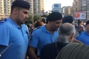 ULTIMA ORĂ Protestatarii se bat cu jandarmii, în Piaţa Victoriei - LIVE VIDEO