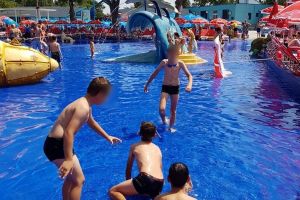 Excursie minunata la Aqua Magic pentru copii din comuna Gradina. Primarul Gabriela Iacobici promite alte surprize (galerie foto)