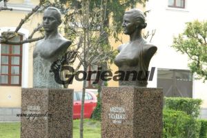 Busturile soţilor Tătărăscu, mutate de la Târgu Jiu!