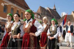 Braşov: Ansambluri artistice din nouă ţări, la Festivalul Internaţional de Folclor „Garofiţa Pietrei Craiului”