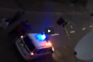 Asta-i România! Scene INCREDIBILE pe străzile unui oraş: Bătaie cu BÂTE şi TOPOARE şi FOCURI DE ARMĂ (VIDEO)