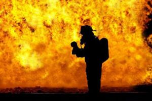 Incidente EXTREM de VIOLENTE în FRANȚA. Care este bilanţul VICTIMELOR şi al PAGUBELOR