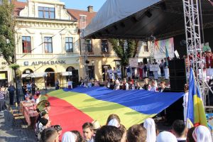 Festivalul de folclor pentru copii şi tineret ”Dor Românesc”, ediţia I. Astăzi, un nou spectacol pe pietonal