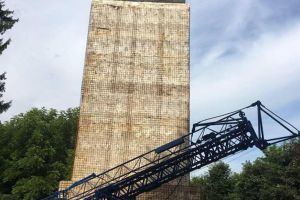 Soclul statuii ecvestre a lui Ştefan cel Mare a început să fie placat cu travertin