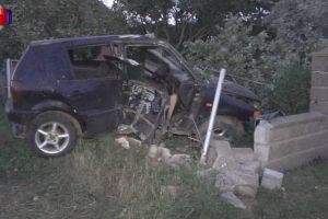 Un şofer de 19 ani, fără permis, a provocat un accident în care a murit un alt tânăr, iar ...