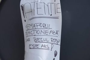 Precizări de la Primăria Alba Iulia privind problemele semafoarelor din oraş, semnalate de cetăţeni