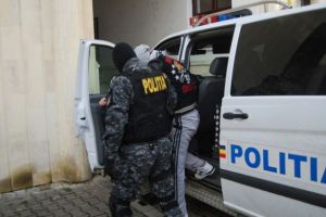 Perchezitii la un camatar din Ploiesti. Barbatul cerea 50% dobanda pentru banii imprumutati