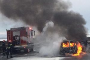Accident MORTAL lângă Deva. Unul dintre autoturisme a luat FOC
