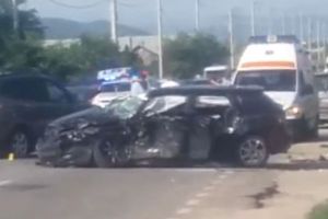 VIDEO. ACCIDENT GRAV ÎN RÂMNICU VÂLCEA. DOI COPII ŞI TREI ADULŢI AU FOST RĂNIŢI