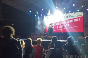 Festivalul Medieval a scos orădenii din casă: Mii de oameni au petrecut vineri în fortăreaţă (FOTO)