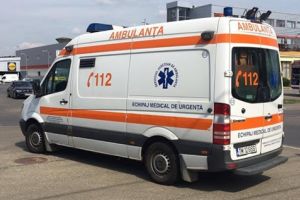 Fetita de aproape trei ani la spital din cauza unui sofer care a trecut pe rosu, la Timisoara