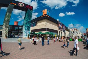 Târg de antichităţi şi evenimentul „Global Village”, la Iulius Mall