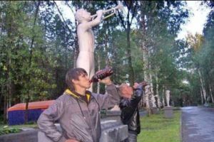 Ce mai pun RUŞII PE FACEBOOK? Te uiţi şi te întrebi: ARE VREUNUI VIZA PSIHIATRICĂ la zi? Foto