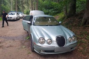 Poliţist de frontieră în misiune accidentat intenţionat de maşina unui contrabandist