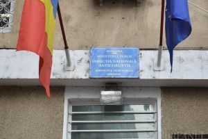 Administratoarea unei firme de construcţii, prinsă cu falsuri la o licitaţie organizată de Primăria Spinuş. Vezi ce a păţit!