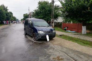 CORBII MARI: O fetiţă a murit lovită de o maşină