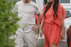 Robert Kennedy al III-lea se plimbă DESCULŢ alături de fosta spioană CIA, Amaryllis Fox înainte de marea NUNTĂ. FOTO