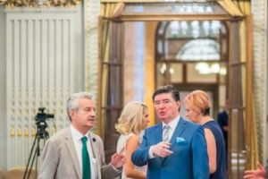 Avocaţii şi notarii ar putea fi înlocuiţi de roboţi. Nici judecătorii nu sunt în siguranţă